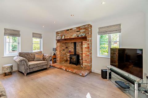 65 Button Lane, Bearsted, Maidstone, ME15 8DW