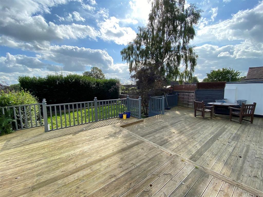 Broken Cross, Macclesfield 3 bed detached house £365,000