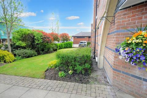 1 bedroom apartment for sale, Joules Court, Stone