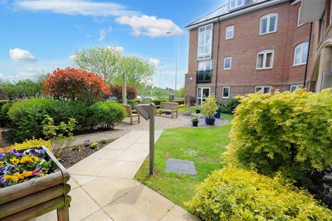 1 bedroom apartment for sale, Joules Court, Stone