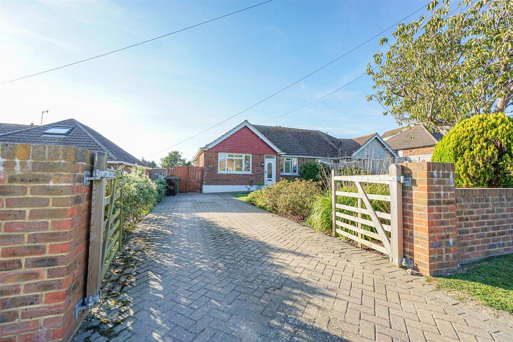 Pine Avenue, Hastings 2 bed semidetached bungalow for sale £350,000