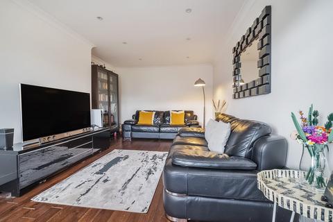 34 Berryfield, Slough, SL2 5SD