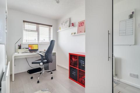 34 Berryfield, Slough, SL2 5SD