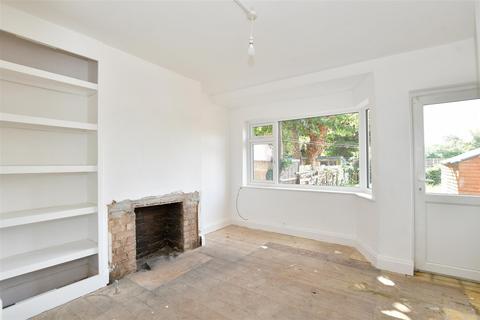 2 bedroom ground floor maisonette for sale - St. Mark's Avenue, Northfleet, Gravesend, Kent