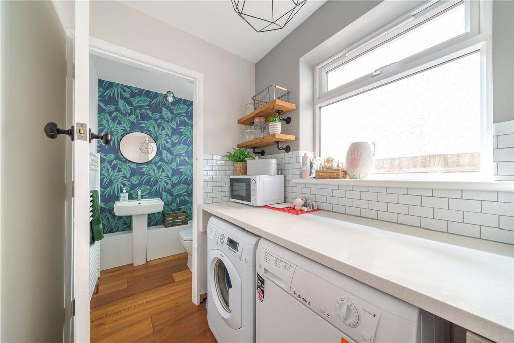 Utility To Cloakroom