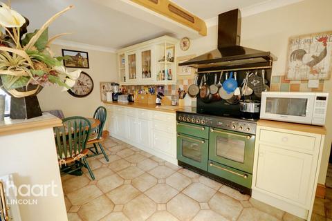 4 bedroom detached house for sale, Main Road, Louth