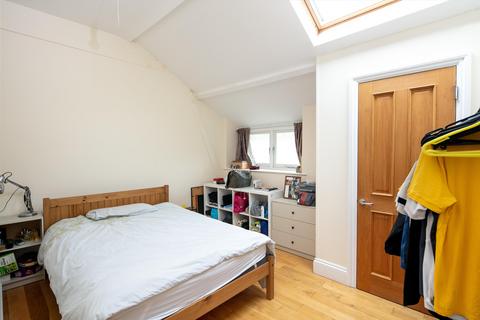 Flat 17, Percival Court, 1 Percival Road, Bristol, BS8 3BW