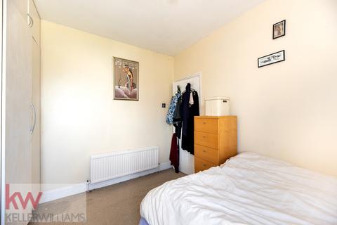 1 bedroom flat for sale, Seward Road, London, W7