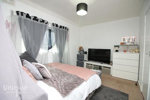 26 Brockholes Crescent, Poulton-le-fylde, FY6 8HU