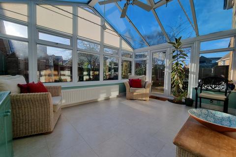 29 Barkus Close, Southam, CV47 1GB