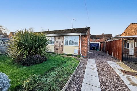 3 bedroom bungalow to rent, Akermans Orchard, Newent,