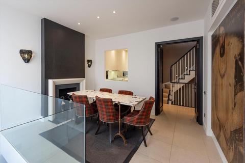 3 bedroom terraced house for sale, Princes Gate Mews, Knightsbridge, London, SW7