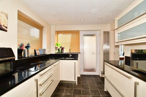 88 Maypole Road, Ashurst Wood, East Grinstead, RH19 3RE