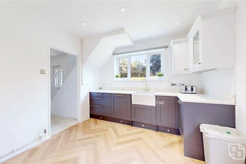 3 bedroom semi-detached house to rent, Broadcoombe, South Croydon, CR2