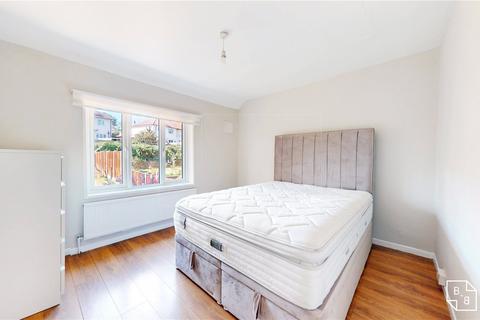 3 bedroom semi-detached house to rent, Broadcoombe, South Croydon, CR2