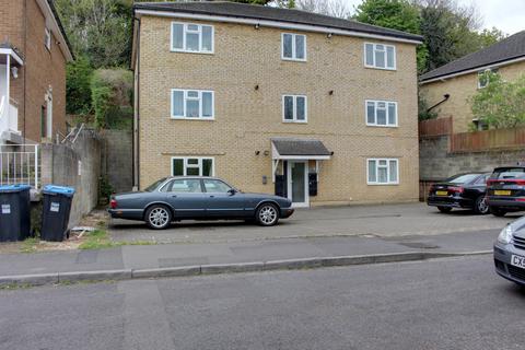 1 bedroom flat to rent, Commonwealth Road, Caterham CR3