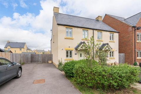 3 Clothiers Close, Tetbury, GL8 8FN