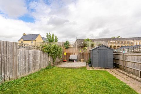 3 Clothiers Close, Tetbury, GL8 8FN
