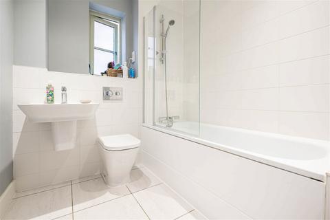 3 Clothiers Close, Tetbury, GL8 8FN