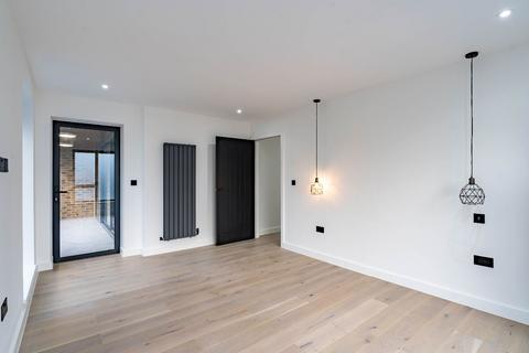3 bedroom apartment for sale, Clinton Road, Forest Gate, E7
