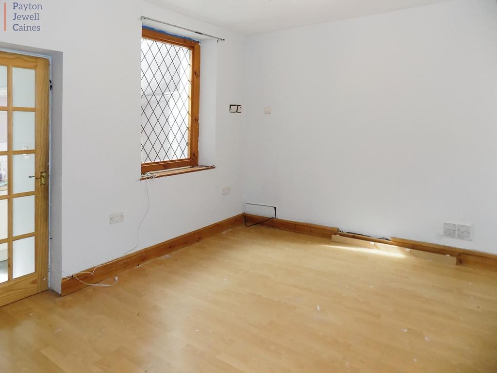 Hendre Road, Pencoed, Bridgend County. CF35 6TN 3 bed end of terrace
