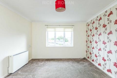 2 bedroom retirement property for sale, Huntsgreen Court, Bracknell RG12