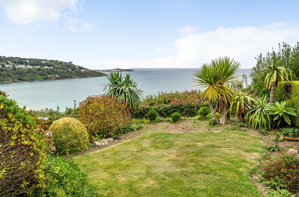 Headland Road, Carbis Bay, St. Ives, Cornwall 2 bed apartment for sale