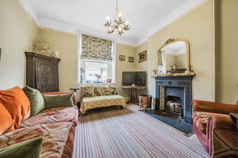 12 Bishopston, Montacute, TA15 6UX