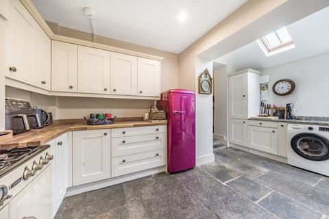 12 Bishopston, Montacute, TA15 6UX