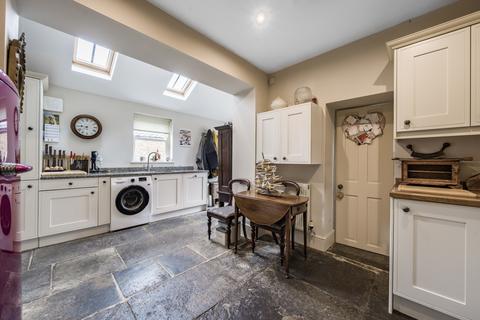 12 Bishopston, Montacute, TA15 6UX