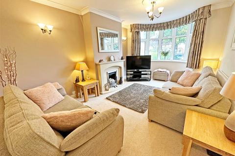 3 bedroom semi-detached house for sale - Berkeley Road, Shirley, B90 2HS