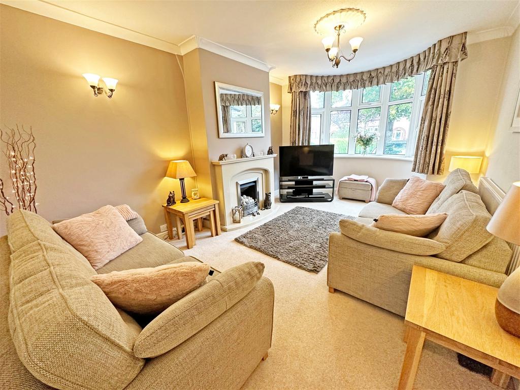Berkeley Road, Shirley, B90 2HS 3 bed semidetached house for sale £350,000