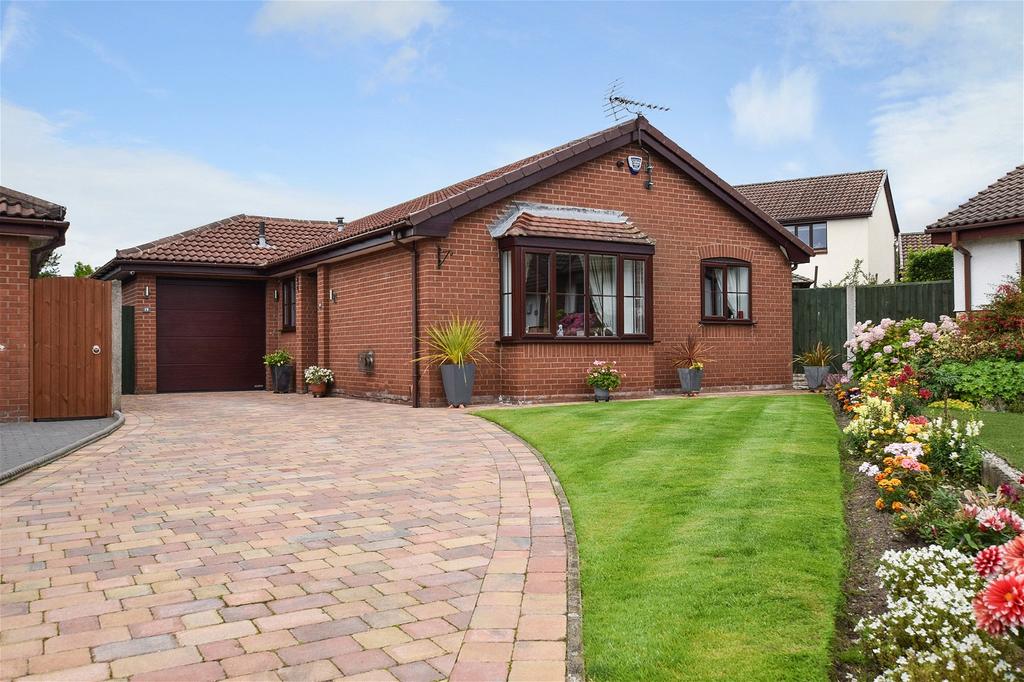 Gainford Close, Parklands, Widnes 3 bed detached bungalow £380,000