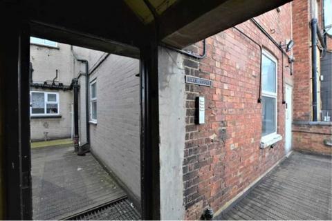 2 bedroom flat to rent, Swan Court, Northampton NN1