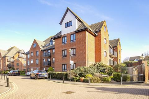 3 bedroom apartment for sale, Boleyn Court, Epping New Road, IG9