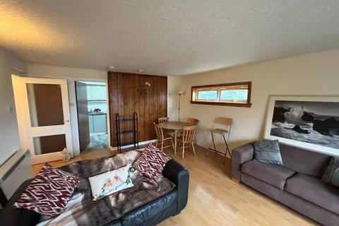 2 bedroom flat to rent, Blackthorn Court, Barnton, Edinburgh, EH4