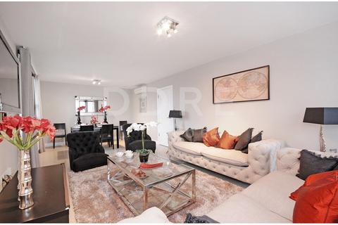 3 bedroom apartment to rent, St. Johns Wood Park, London, NW8