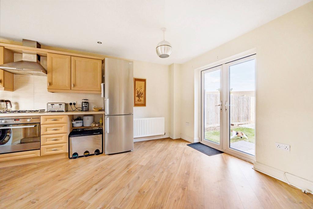 Burdock Way, Desborough NN14 3 bed detached house for sale £244,000