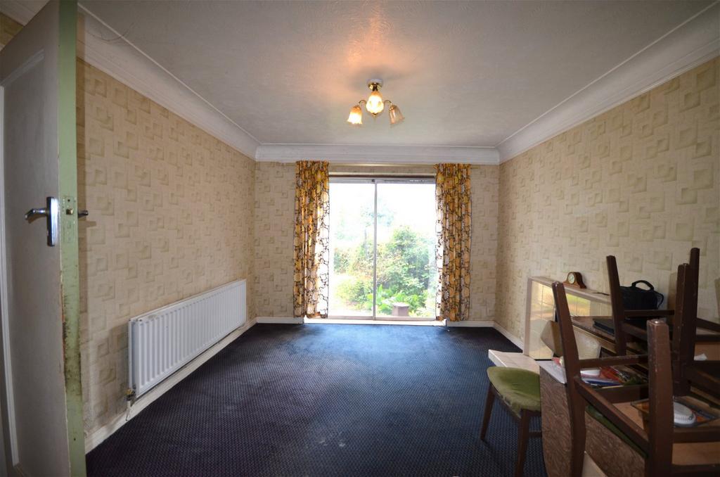 The Avenue, Harrow Weald, HA3 3 bed semidetached house for sale £530,000