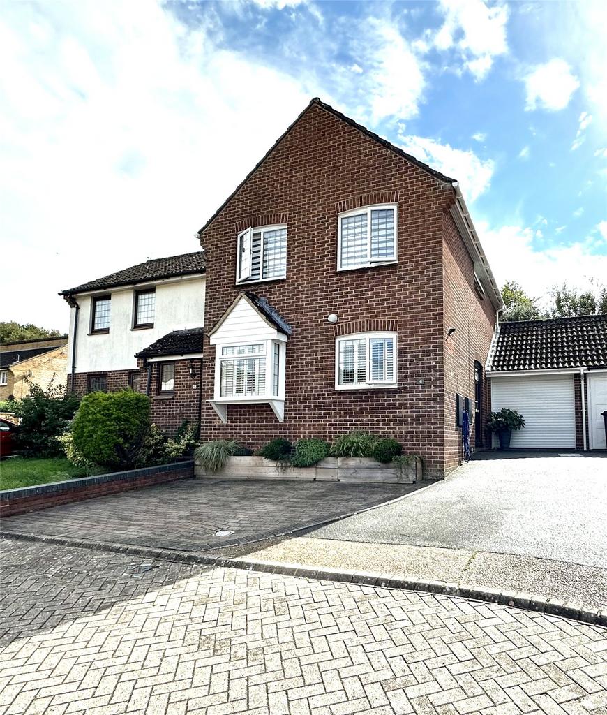 Jubilee Way, Blandford Forum, Dorset, DT11 3 bed semidetached house
