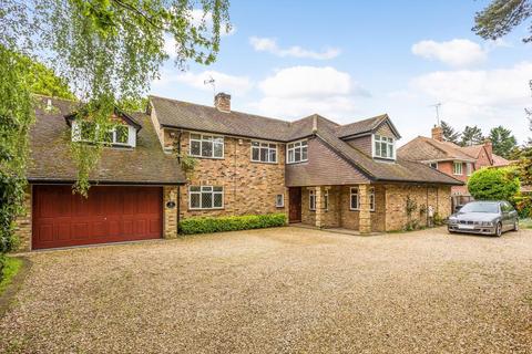 4 bedroom detached house for sale, Chiltern Hill, Chalfont St. Peter, Gerrards Cross, SL9.