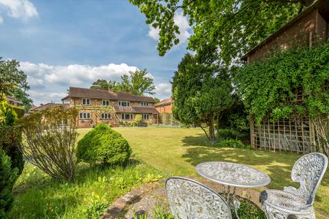 4 bedroom detached house for sale, Chiltern Hill, Chalfont St. Peter, Gerrards Cross, SL9.