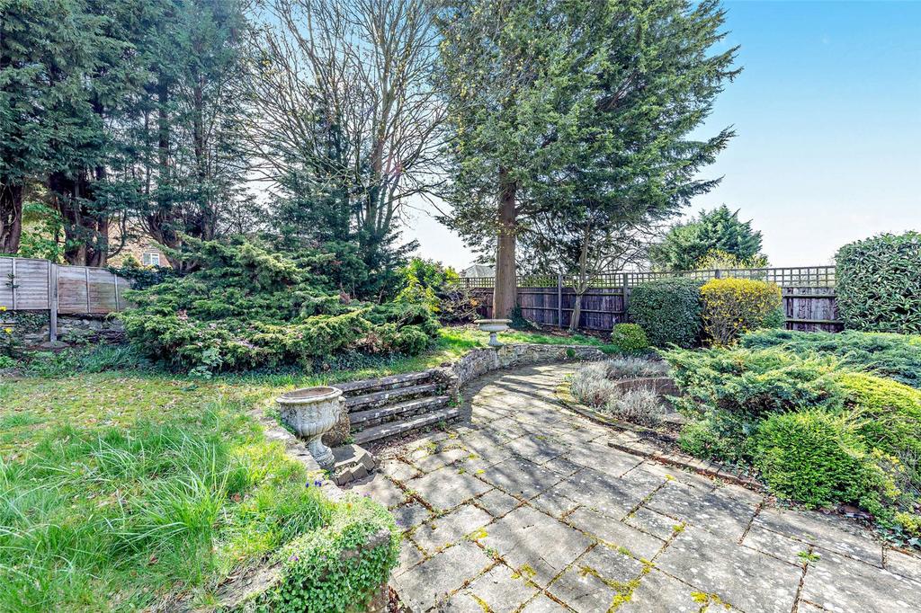 Green End, Kingsthorpe Village, Northampton, NN2 4 bed detached house for sale £545,000