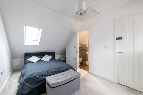 11 Marlowe Close, Northfleet, Gravesend, DA11 8FX