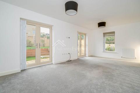 4 bedroom detached house for sale, Bretby Avenue, Ossett