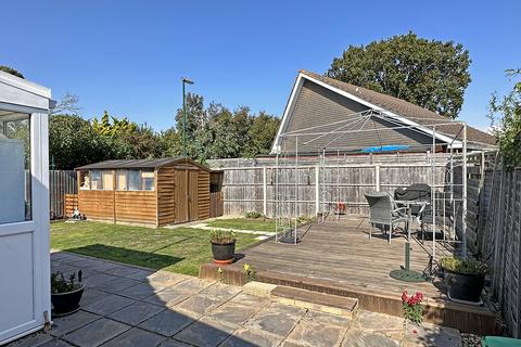 2 bedroom detached bungalow for sale, Robins Drive, Aldwick, Bognor Regis, West Sussex PO21