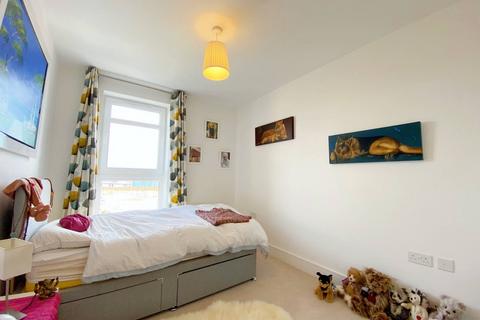 2 bedroom flat for sale - Adams Close, Poole BH15