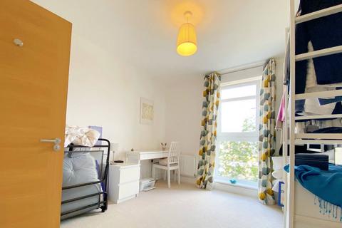 2 bedroom flat for sale - Adams Close, Poole BH15