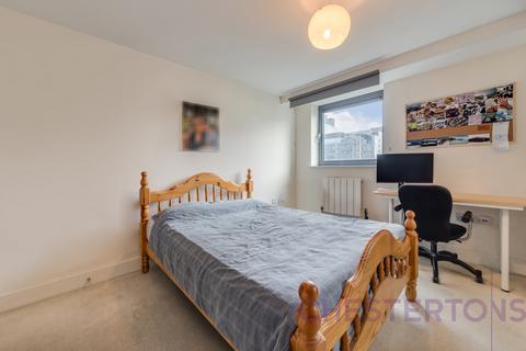 2 bedroom flat to rent, Millharbour, London