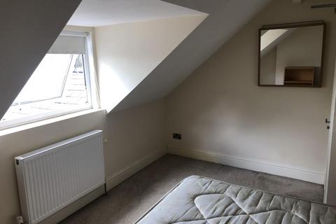 1 bedroom semi-detached house to rent, Room 6 ,75 Alcester Road, Birmingham, West Midlands, B13 8EB